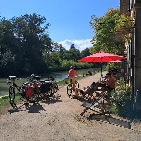 Au Bord Du Canal Du Midi אתר קמפינג *